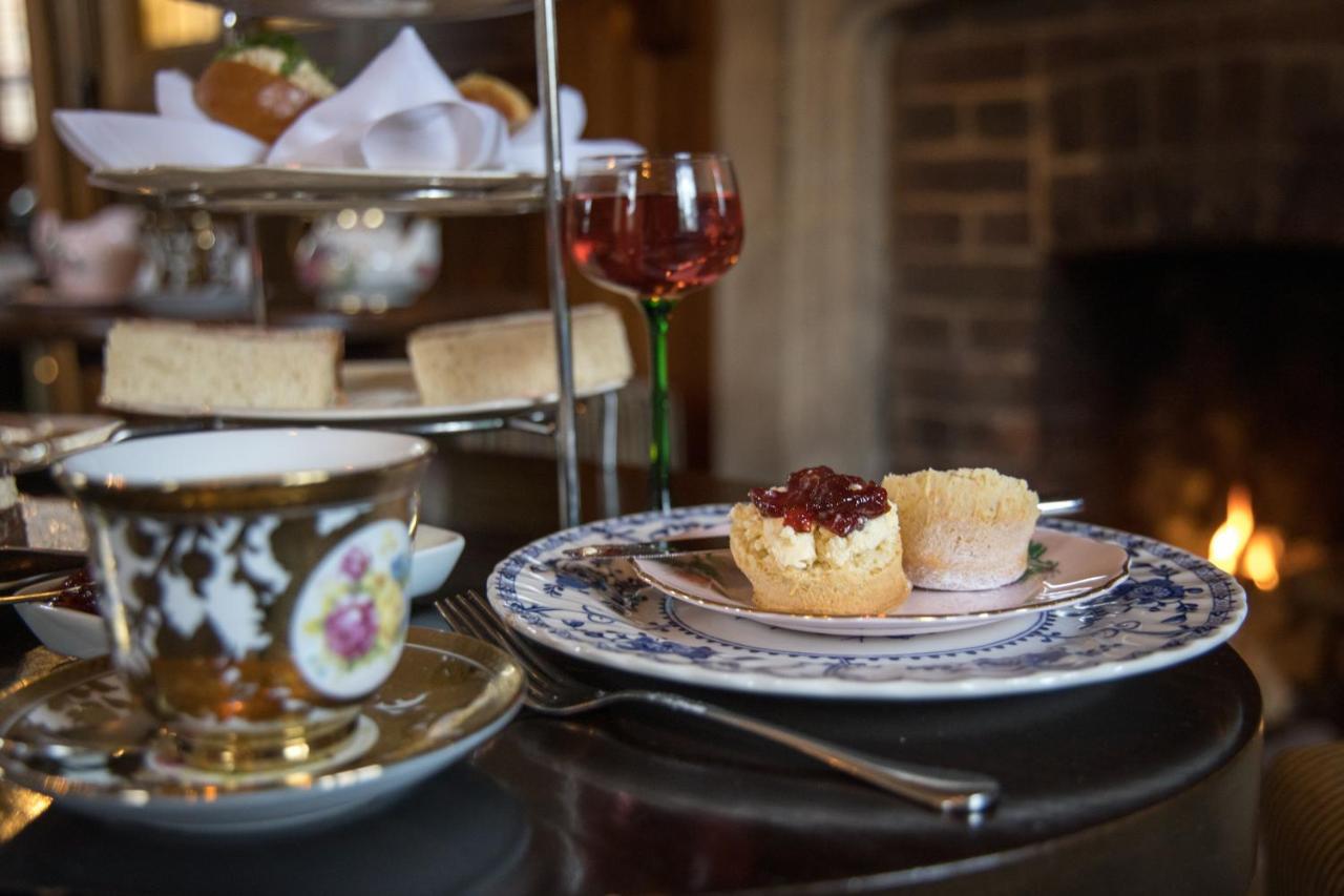 Langshott Manor - Luxury Hotel Gatwick Horley Dış mekan fotoğraf