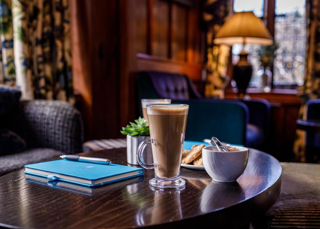 Langshott Manor - Luxury Hotel Gatwick Horley Dış mekan fotoğraf