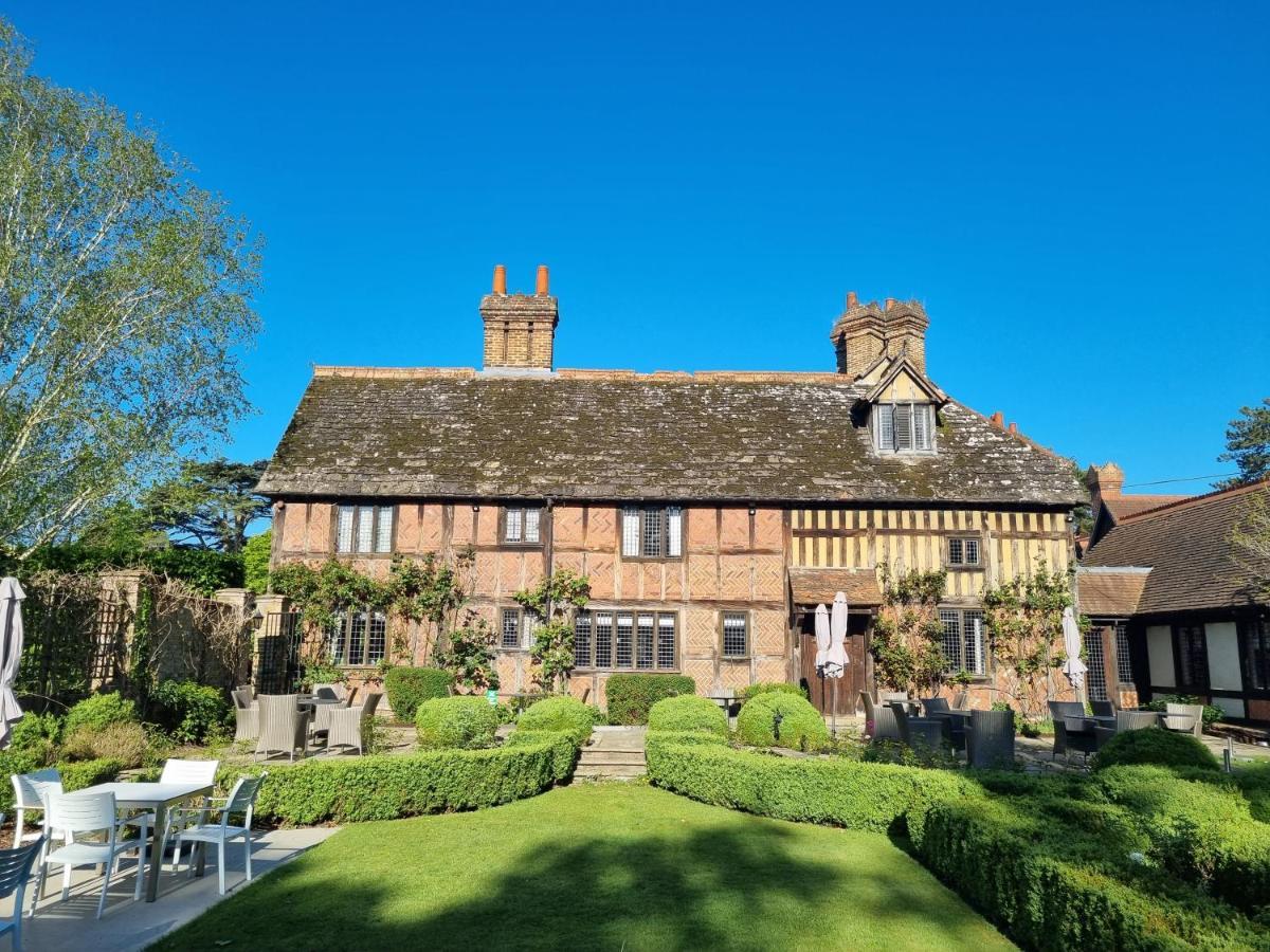 Langshott Manor - Luxury Hotel Gatwick Horley Dış mekan fotoğraf