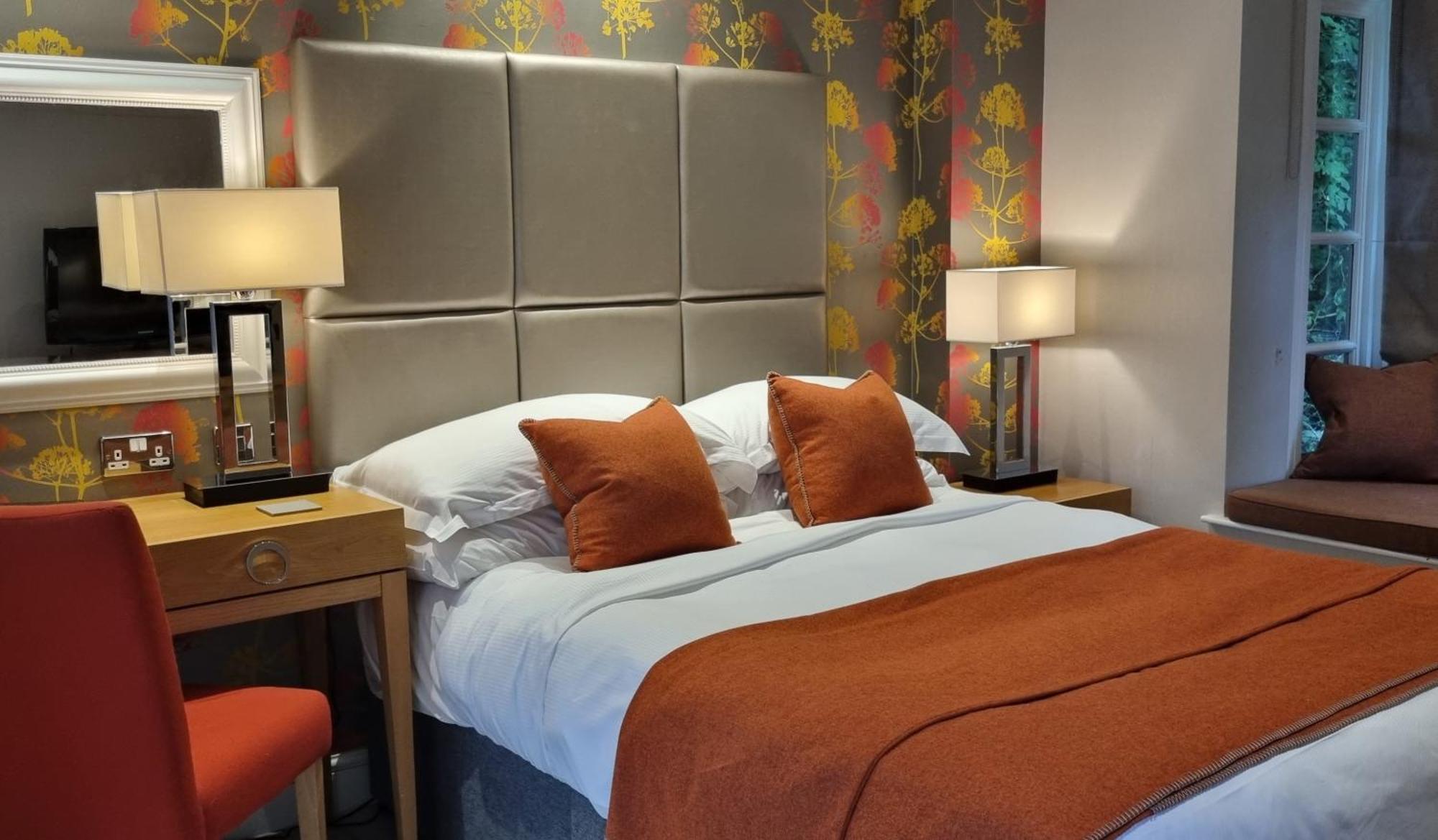 Langshott Manor - Luxury Hotel Gatwick Horley Dış mekan fotoğraf