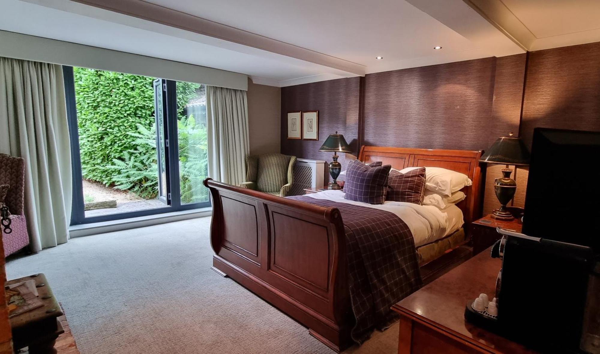 Langshott Manor - Luxury Hotel Gatwick Horley Dış mekan fotoğraf