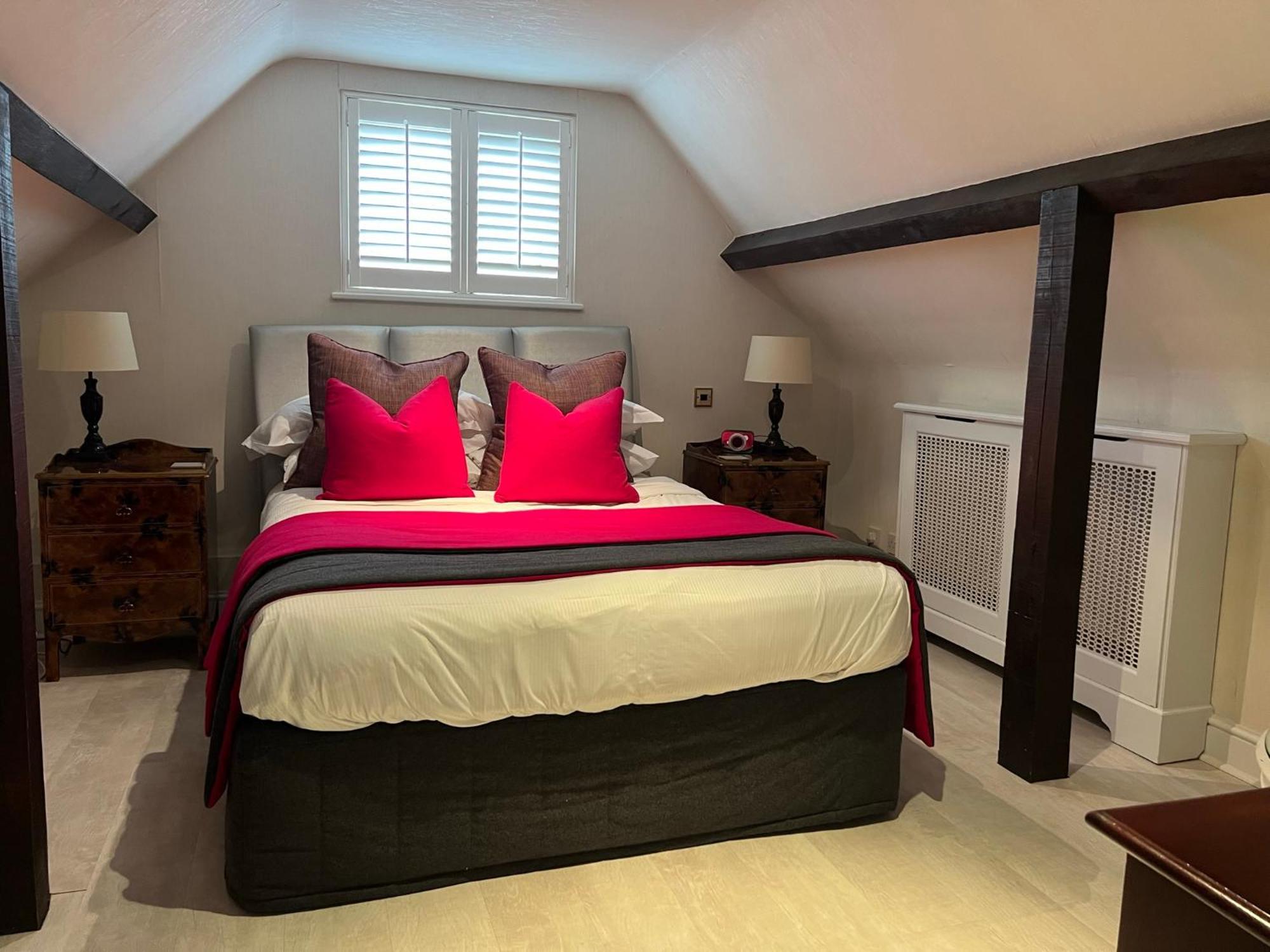 Langshott Manor - Luxury Hotel Gatwick Horley Dış mekan fotoğraf