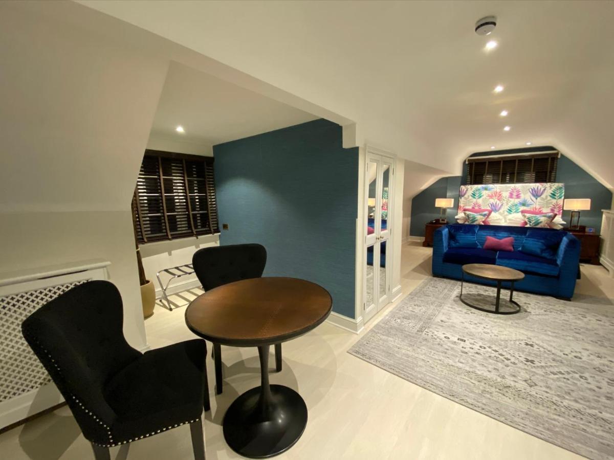 Langshott Manor - Luxury Hotel Gatwick Horley Dış mekan fotoğraf