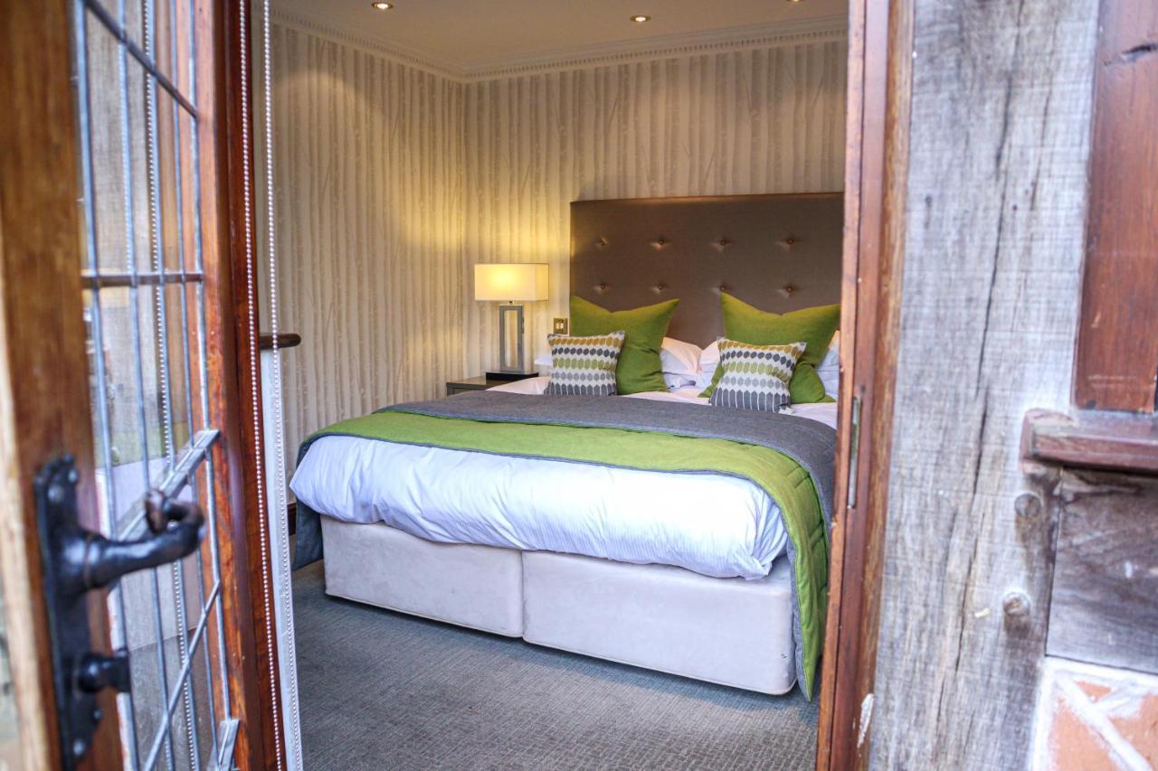 Langshott Manor - Luxury Hotel Gatwick Horley Dış mekan fotoğraf