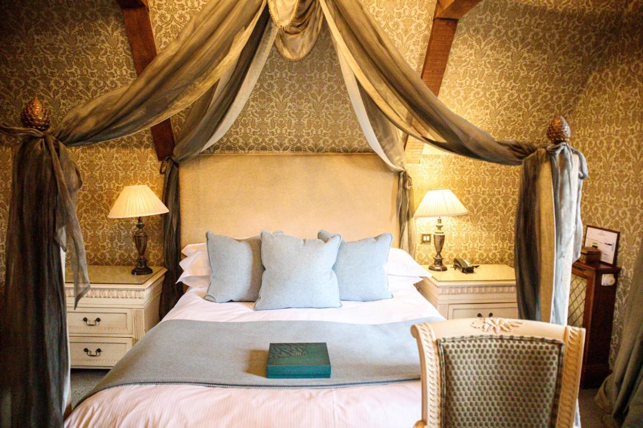 Langshott Manor - Luxury Hotel Gatwick Horley Dış mekan fotoğraf