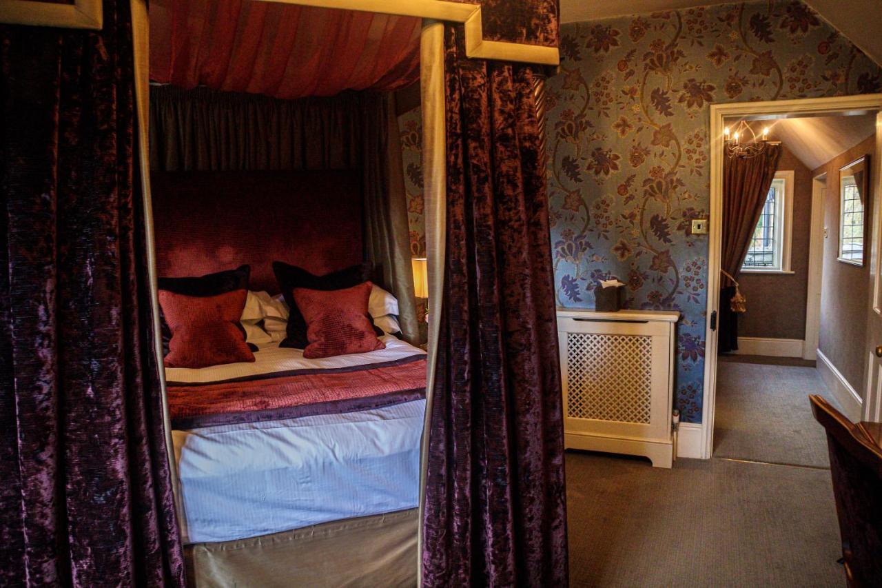 Langshott Manor - Luxury Hotel Gatwick Horley Dış mekan fotoğraf